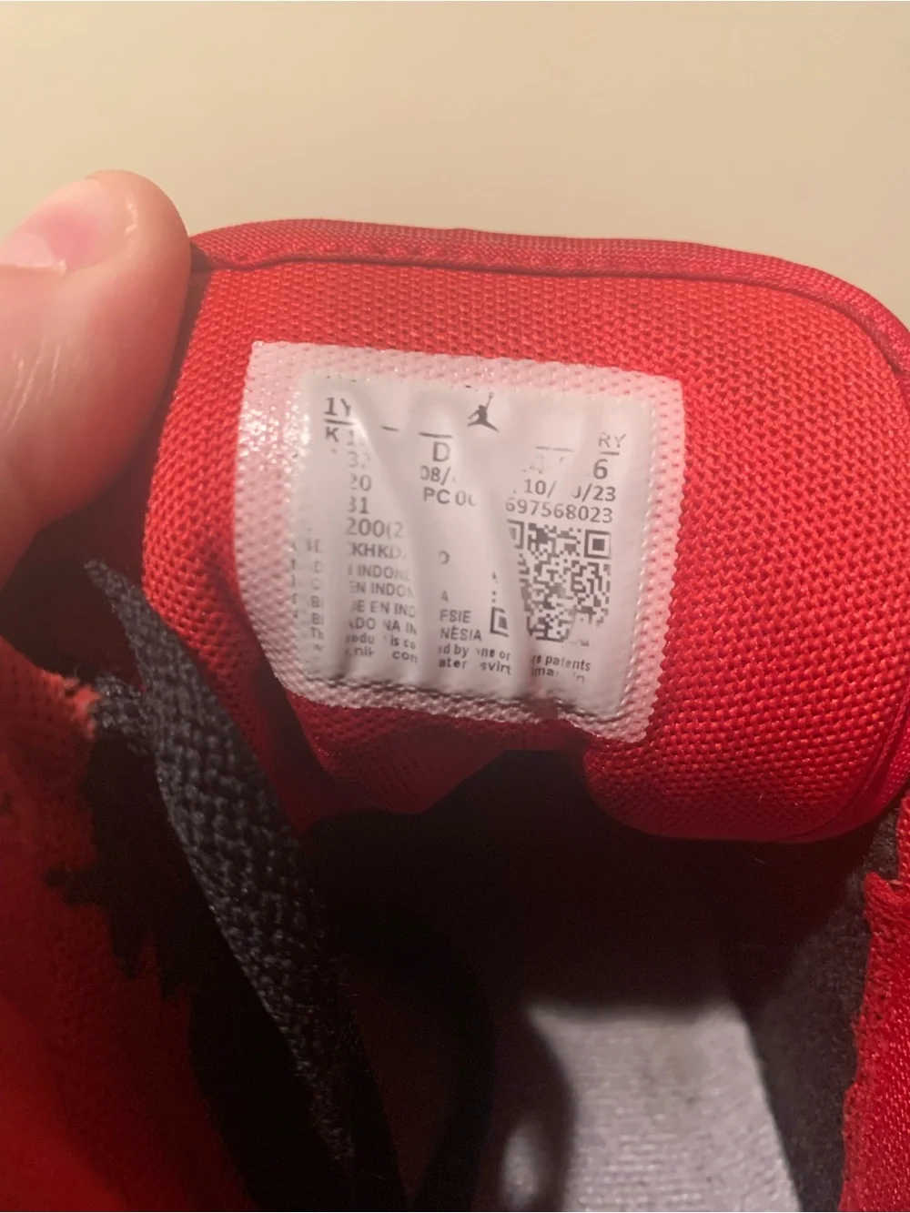 Kids Nike Jordan 1 Mid-Top Sneakers in Black, Gray and Red Size 1Y Nike 8424-006